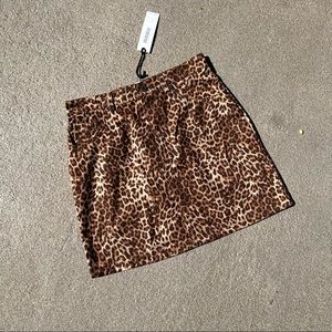 BB Dakota leopard print all over skirt